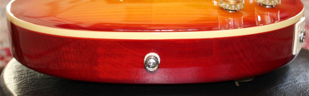 2012-07-11-Epiphone-Les-Paul-Tribute-Plus-001.jpg