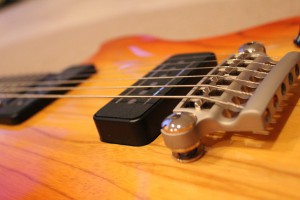 2011-03-26 Vox SSC33 017 Vox SSC33 Bridge and Pickups