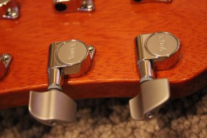 2011-03-26 Vox SSC33 024 Vox SSC33 Tuners