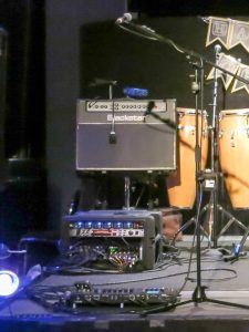 DL32R Mixer On Stage DL32R Mixer On Stage