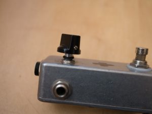 Boost Pedal with the knob lifted up showing the o-ring