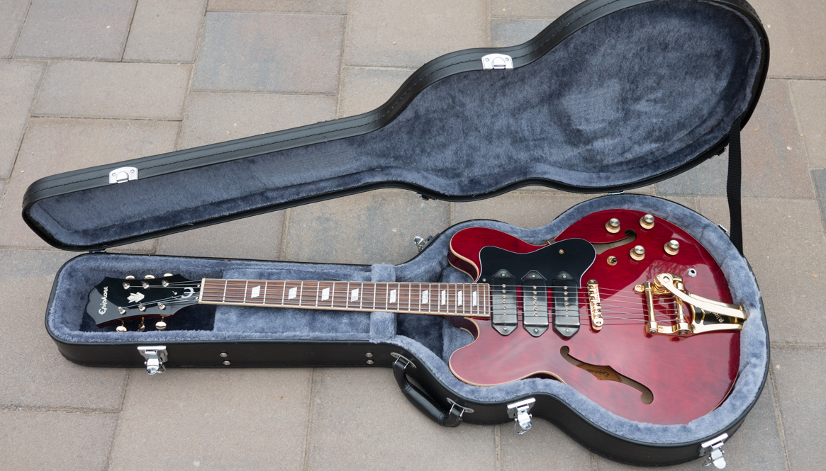 Epiphone Riviera P93 Feature